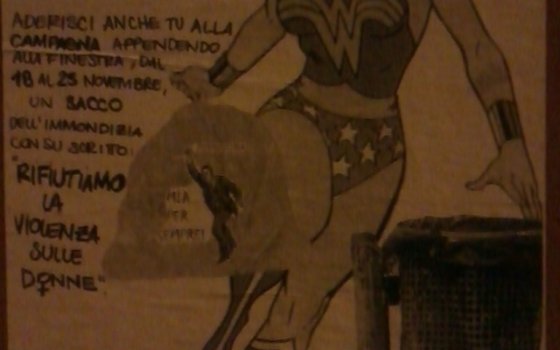 Rifiutiamo la violenza di genere: dillo con un sacco dell'immondizia!